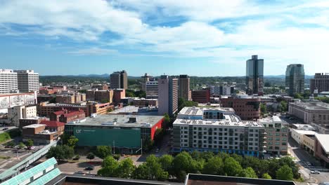 Aerial-view-approaching-the-Hilton-hotel,-in-sunny-Knoxville,-Tennessee,-USA