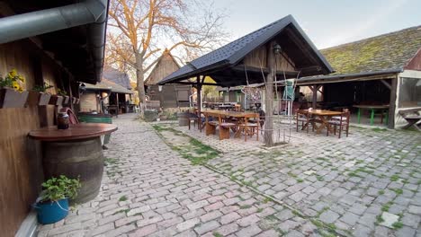 Casa-étnica-Croata-Convertida-En-Restaurante---Casa-Baranjska-En-Karanac,-Croacia