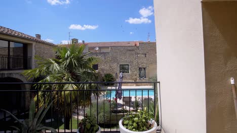 Uchaud-Property-in-Southern-France-with-balcony-overlooking-swimming-pool