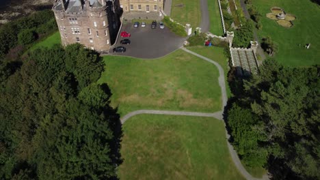 Castillo-De-Culzean-Un-Famoso-Castillo-Escocés-A-Las-Afueras-De-Ayr-En-La-Costa-Oeste