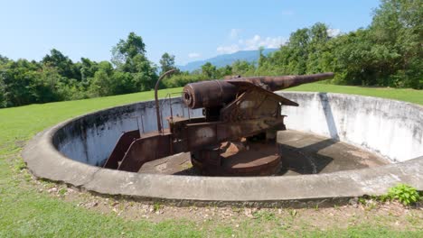 Angra-Dos-Reis,-Río-De-Janeiro,-Brasil---17-De-Octubre-De-2022-Cañón-Antiguo-Brasileño-De-234-Mm