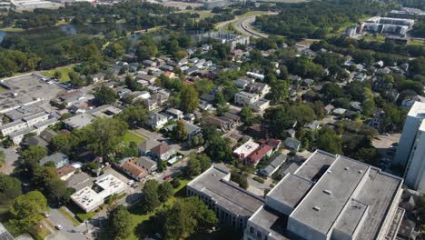 Spanische-Stadt-Downtown-Baton-Rouge,-Louisiana-Luftverfolgung-Rechts