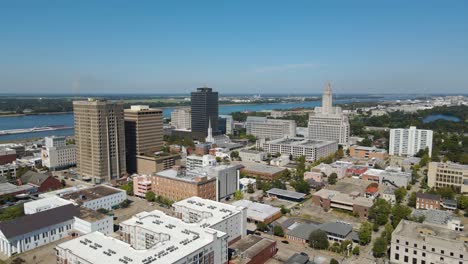 Downtown-Baton-Rouge,-Louisiana-and-Capitol-Building-Aerial-Descending