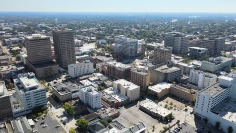 Centro-De-Baton-Rouge,-Louisiana-Antena-Orbitando-A-La-Derecha