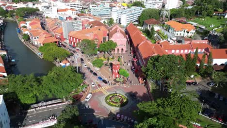 Vista-Aérea-De-Stadthuys-Y-De-La-Iglesia-En-El-Centro-De-Melaka,-Malasia