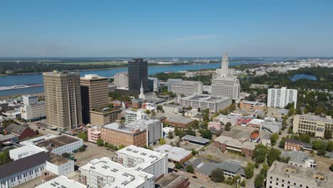 Downtown-Baton-Rouge,-Louisiana-and-Capitol-Building-Aerial-Ascending