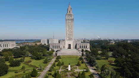 Kapitolgebäude-In-Der-Innenstadt-Von-Baton-Rouge,-Louisiana-Antenne-Aufsteigend