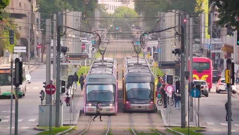 Porto-Portugal-Metro-öffentliche-Verkehrsmittel