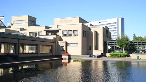 Reflection-on-the-pond-of-Museon,-The-Hague-municipality-museum