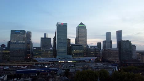 Office-buildings-and-modern-glass-skyscrapers-for-businesses-in-city