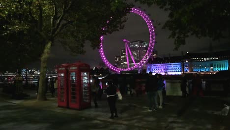 One-of-the-Classic-Pictures-you-have-to-get-when-in-London,-The-London-Eye,-United-Kingdom