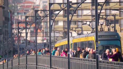 Brücke-Ponte-Luis-I-In-Porto-Portugal-Beliebte-Berühmte-Brücke-Mit-Atemberaubender-Aussicht