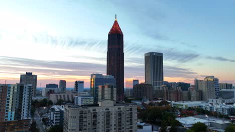 Bank-Of-America-Se-Eleva-Sobre-El-Horizonte-De-Atlanta-Al-Atardecer