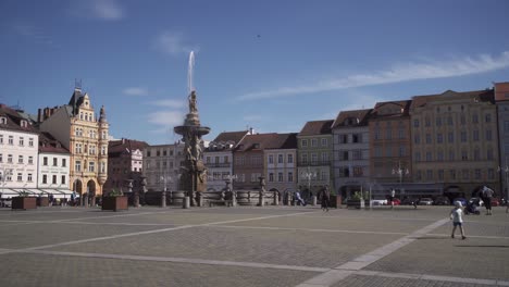 Samson-Brunnen-Auf-Dem-Premysl-Otakar-Platz-Im-Tschechischen-Budweis