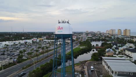 Jacksonville-Beach-Fl-Water-Tower-Y-A1a-Al-Atardecer---Orbitando-A-La-Izquierda-Revelando-Playa