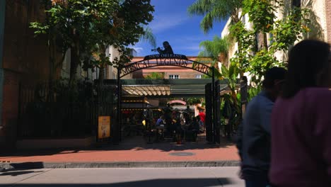 Bourbon-Street-New-Orleans-Musical-Legends-Park-Day-Exterieur