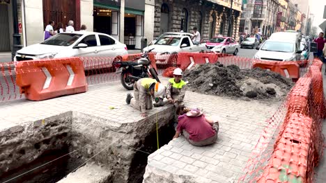 Toma-De-Una-Excavación-Arqueológica-En-El-Centro-De-La-Ciudad-De-México