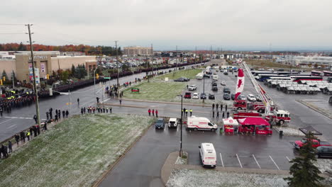 Increíble-Muestra-De-Respeto-En-El-Funeral-De-La-Policía