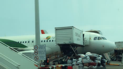 Air-Cote-D&#39;ivoire-Airbus-A320-Wartung-Am-Internationalen-Flughafen-Abidjan-Felix-Houphouët-boigny