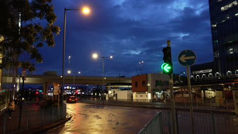 Mitternachtsatmosphäre-Auf-Einer-Der-Straßen-In-Hongkong,-China