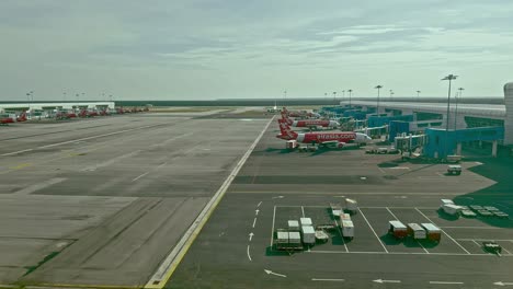 Zeitablauf-Beim-Einsteigen-In-Das-Flugzeug