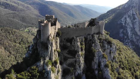 Antenne:-Burg-Der-Katharer-In-Südfrankreich