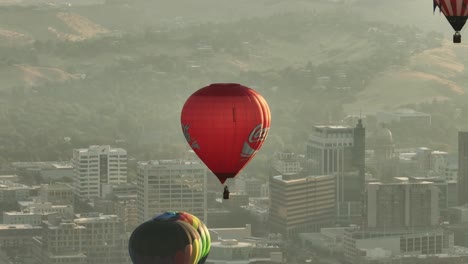 Vista-Aérea-De-Un-Globo-Aerostático-De-Coca-Cola-En-Boise,-Idaho