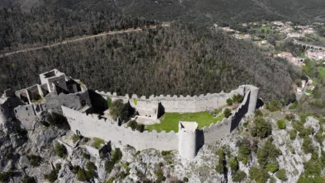 Antenne:-Burg-Der-Katharer-In-Südfrankreich