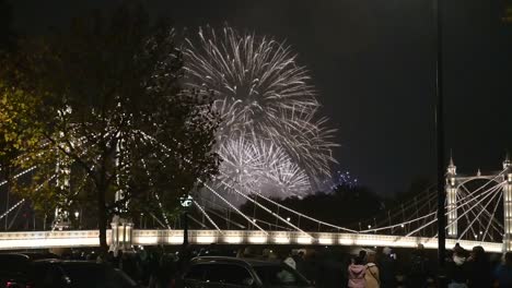 Fuegos-Artificiales-En-Battersea-Park,-2022,-Londres,-Reino-Unido