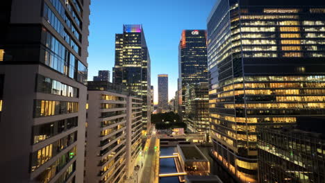 Canary-Wharf-residential-skyscrapers-and-office-towers-in-evening,-London