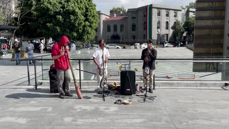 Foto-De-Una-Banda-De-Música-Callejera-En-La-Ciudad-De-México