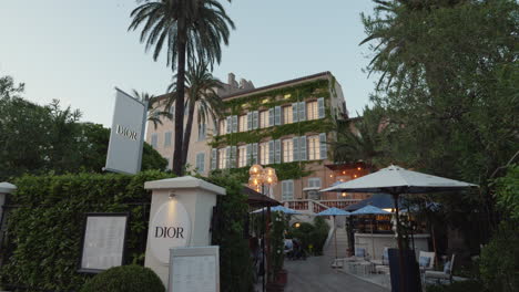 Entrada-De-Dior-Cafe-Des-Lices-En-Saint-tropez,-Francia