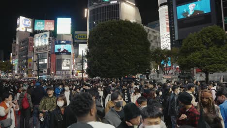 Miles-De-Personas-En-El-Cruce-De-Shibuya-En-La-Noche-De-Halloween