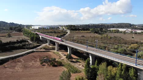 Tren-De-Alta-Velocidad-Español-Cerca-De-Barcelona