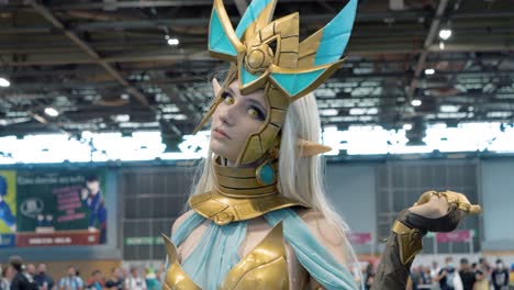 Weibliche-Cosplayer-Verkleidet-In-Der-Japanischen-Expo-In-Paris,-Frankreich