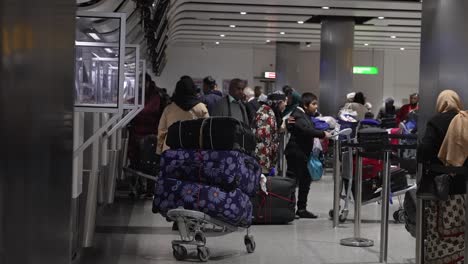 6-November-2022---Passengers-Checking-For-Flight-At-Zone-G-At-Heathrow-Airport