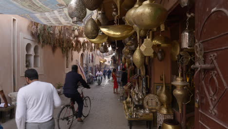 Einspielung-Des-Einkaufsviertels-Im-Stadtzentrum-Von-Marrakesch,-Statisch,-Tag