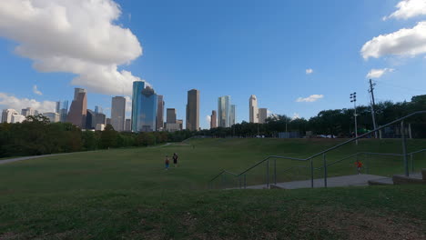 Houston-Astros-Fans-Leaving-Championship-Parade-2022-Passing-by-Eleanor-Tinsley-Park-on-Allen-Parkway