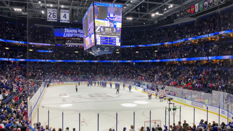 Tampa-Bay-Lightning-vs-Washington-Capitals-Ice-Hockey-Match-At-The-Crowded-Amalie-Arena-In-Tampa,-Florida