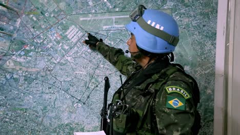 Blue-helmets-receiving-instructions-for-the-mission