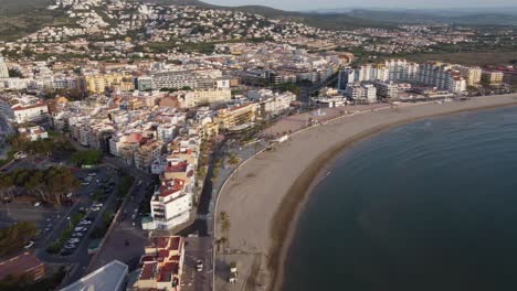 Luftaufnahme-Des-Dorfes-Peñiscola-Und-Der-Strände