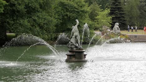 Fountain-back-of-Hercules-fighting-Achelous