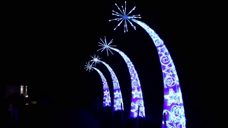 Pantallas-Iluminadas-En-Lightopia-En-Crystal-Palace-Park,-Londres