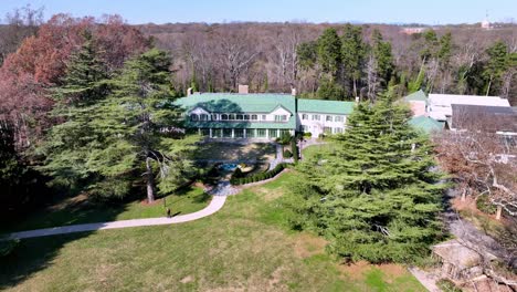 Reynolda-House-Aerial-Push-In-In-Winston-Salem-NC,-North-Carolina