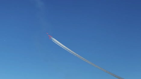 Kuwait-Towers-in-the-background-of-a-Formation-Flight-with-White-Smoke-4K