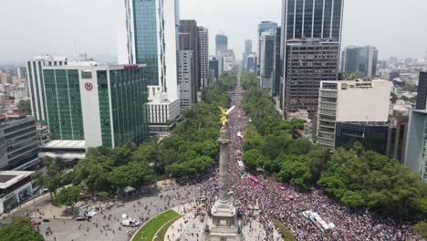 Celebración-Del-Orgullo-Gay-Y-ángel-De-La-Independencia-En-México,-Antena