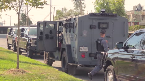 Camión-Blindado-&#39;&#39;rescate-Uno&#39;&#39;-Y-Un-Oficial-De-Policía-De-Prp