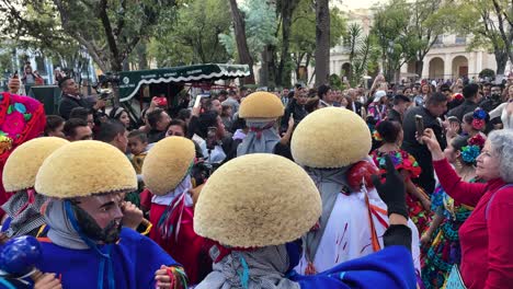 Zeitlupenaufnahme-Einer-Traditionellen-Hochzeit-In-San-Cristobal-De-Las-Casas-Mexiko