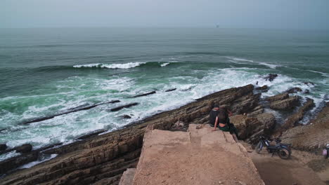 Couple-by-the-sea-in-Casablanca-Morocco