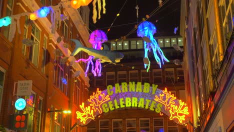 Carnaby-Street-Weihnachtsdekoration